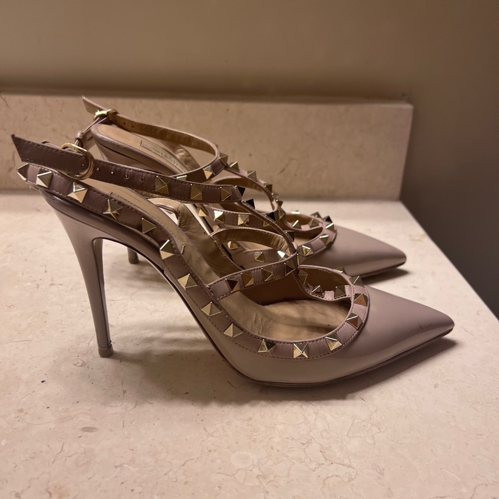 GENTLY USED VALENTINO ROCKSTUD HEELS